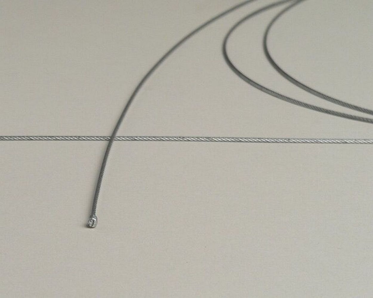 Gaszug 1, 2 mm x 2500 mm, Nippel 3x3 mm geflochten BGM universal, kompatibel für Roller, Scooter, Vespa, Mofa, Moped, Quad, Classic